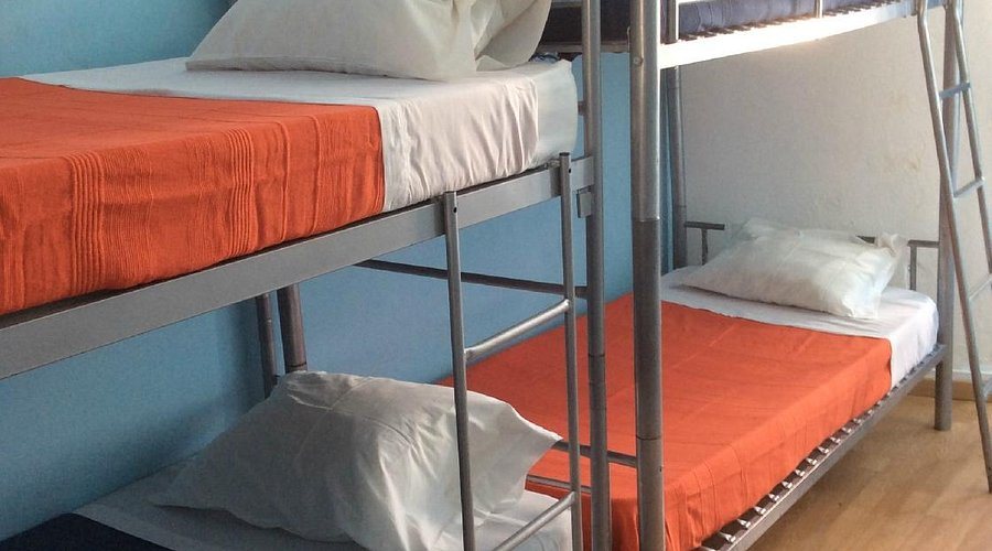 Algarve Surf Hostel Lagos — Guest room