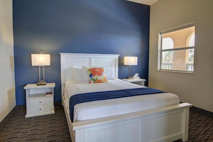 Alister Square Inn — Guest room