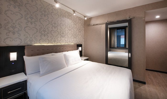 Aliz Hotel Times Square New York City New York — Guest room