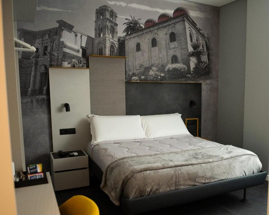 Alma Hotel — Guest room