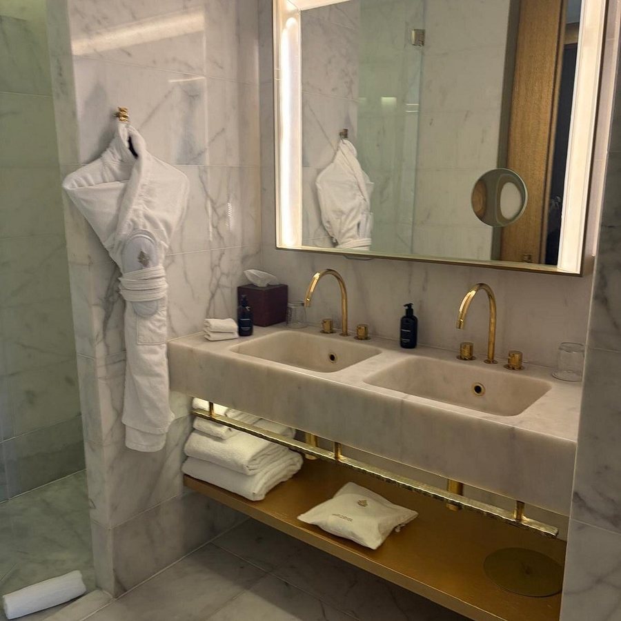 Almanac Barcelona Barcelona Catalonia — Bathroom