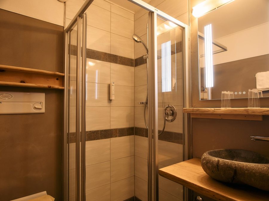 Almi s Berghotel — Bathroom