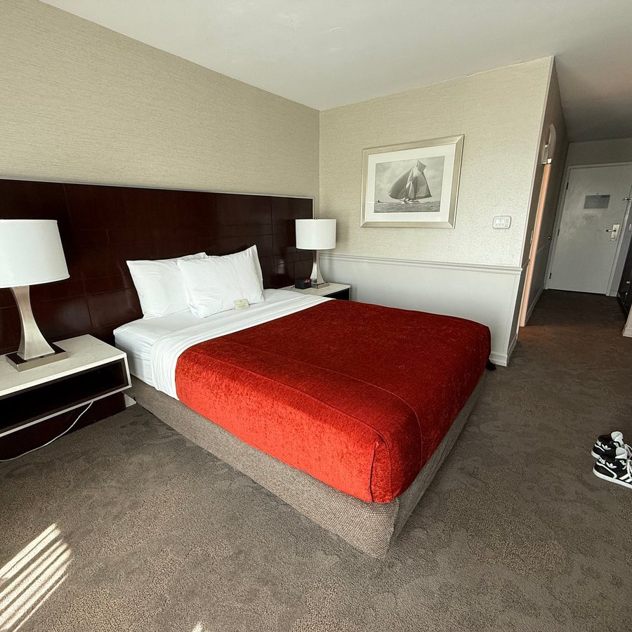 Alo Hotel By Ayres Orange — Guest room