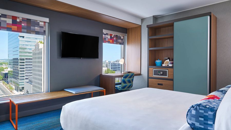 Aloft Austin Downtown — Guest room