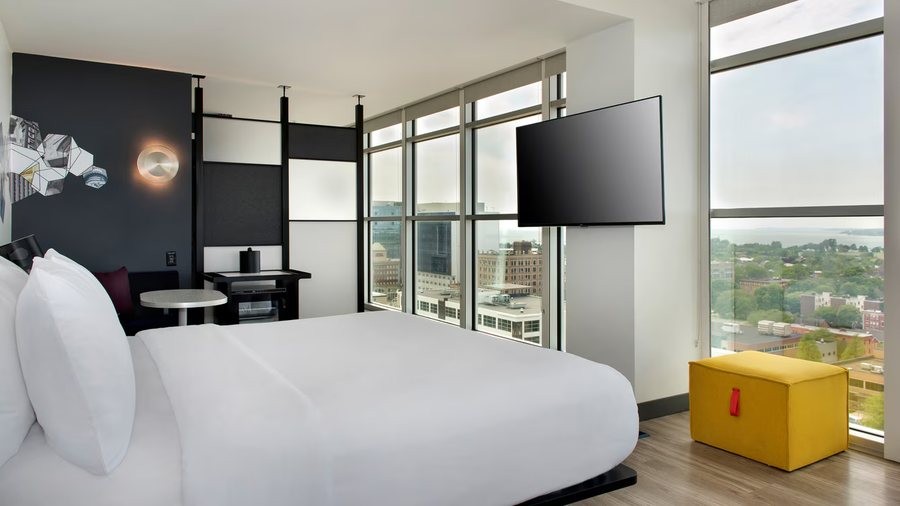Aloft Buffalo Downtown — Guest room
