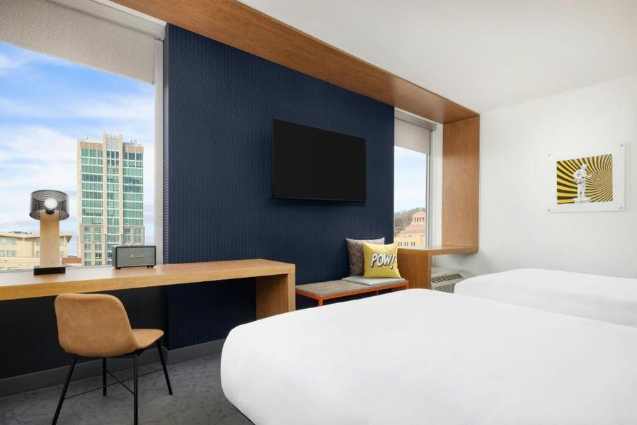 Aloft by Marriott Asheville Downtown — Guest room