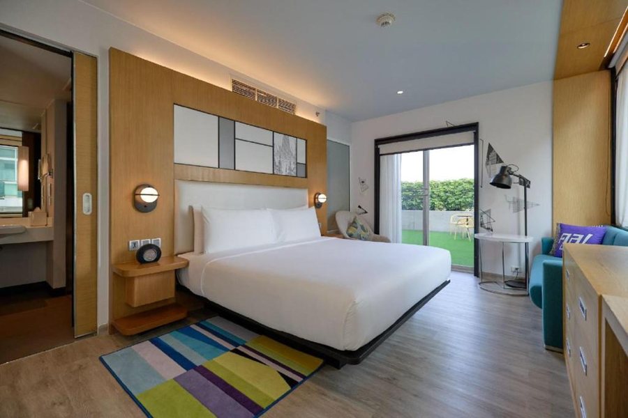 Aloft by Marriott Bangkok Sukhumvit 11 — Guest room