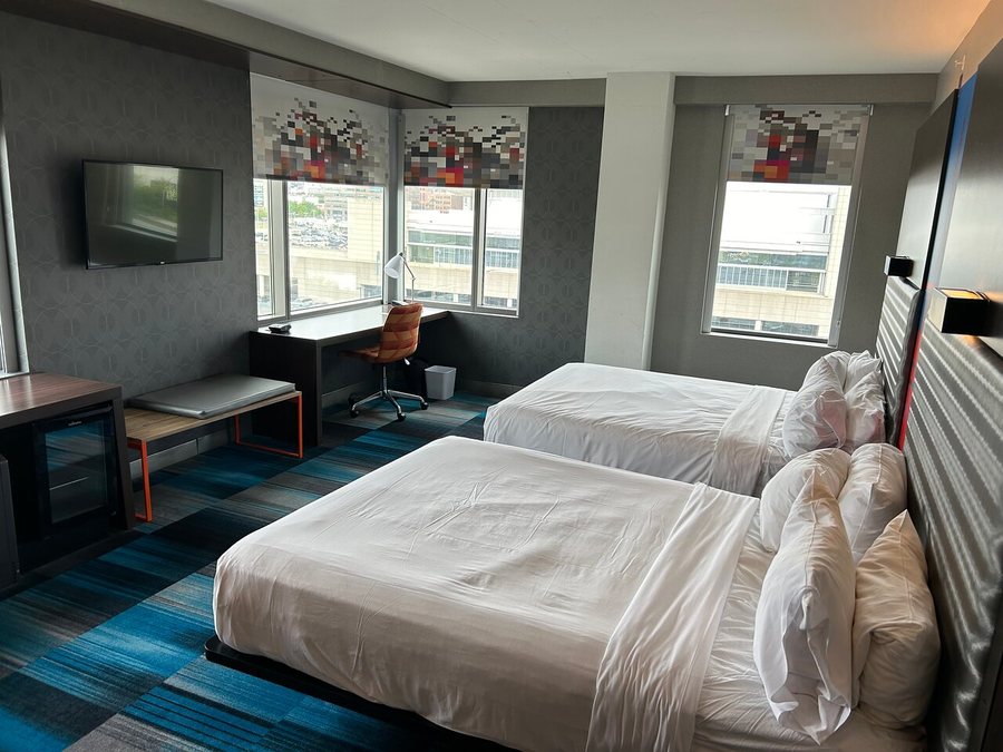 Aloft by Marriott Boston Seaport District — Guest room
