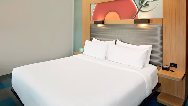 Aloft by Marriott Green Bay — Guest room