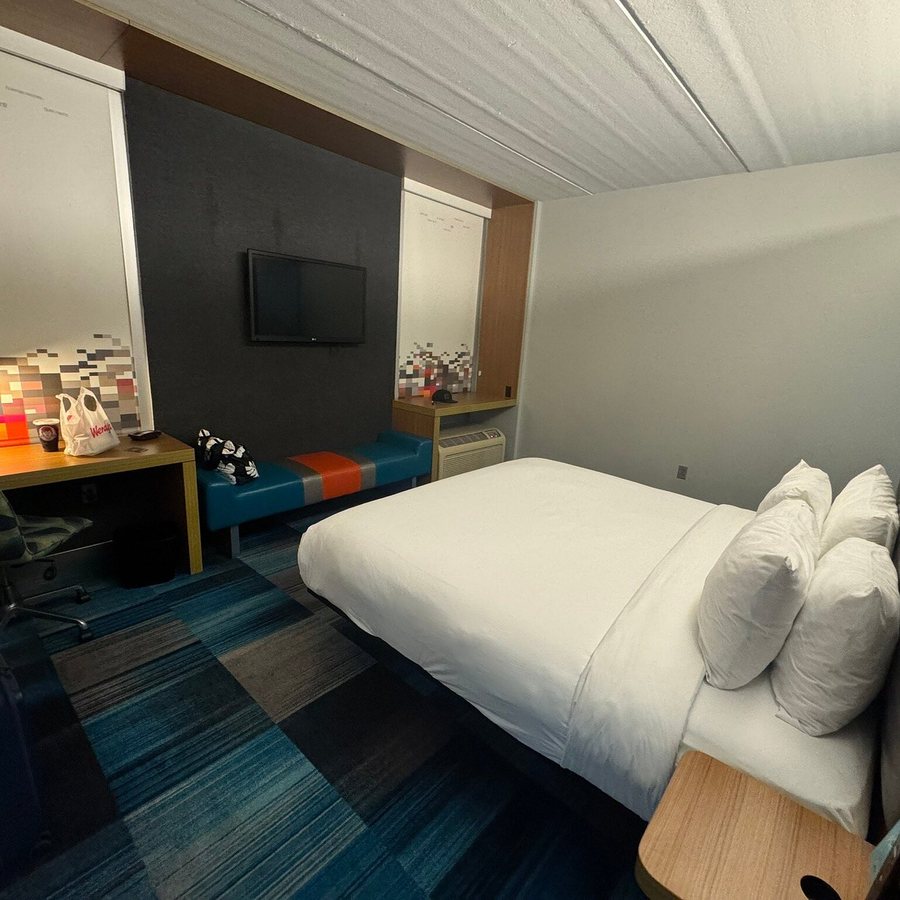 Aloft by Marriott Las Colinas — Guest room
