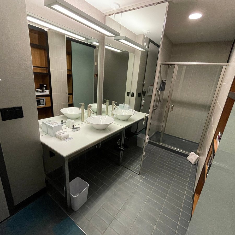 Aloft by Marriott Minneapolis — Bathroom