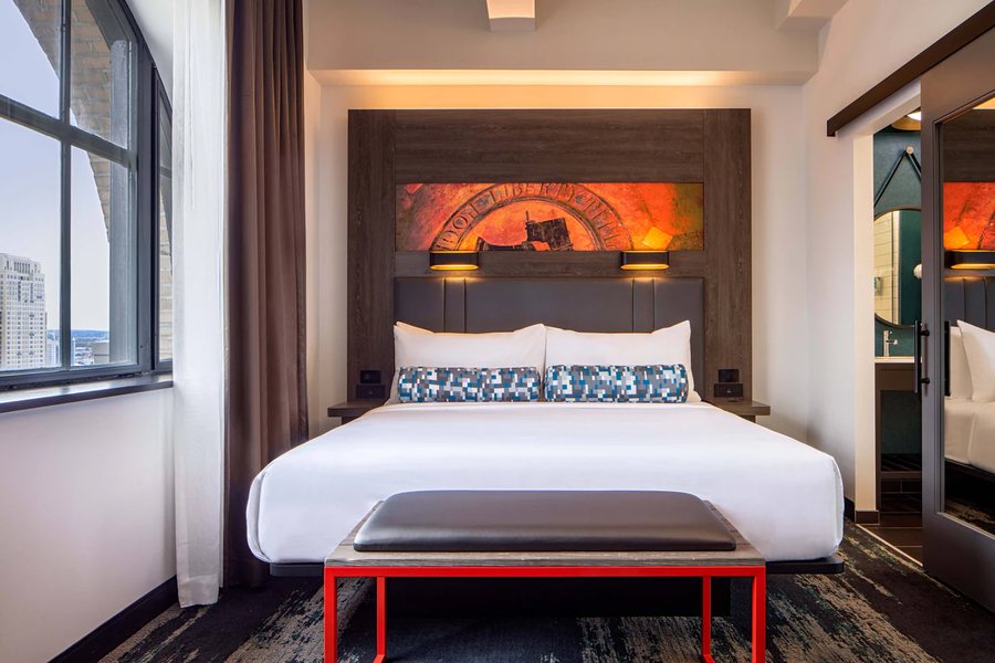 Aloft by Marriott Philadelphia Airport — Guest room