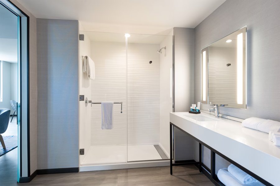 Aloft by Marriott San Juan — Bathroom