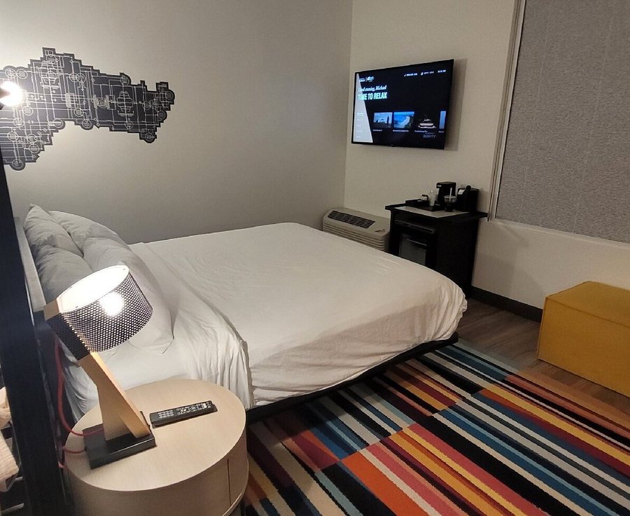 Aloft by Marriott Savannah Airport — Guest room
