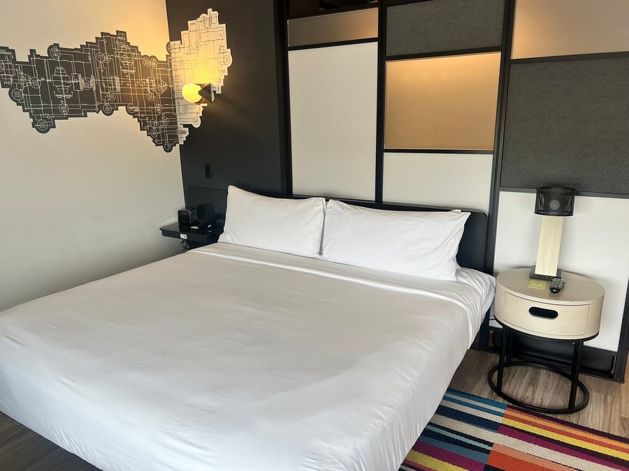 Aloft by Marriott Secaucus Meadowlands — Guest room