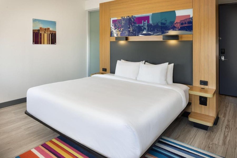 Aloft by Marriott Tallahassee Downtown — Guest room