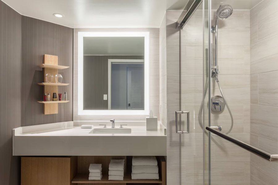 Aloft by Marriott Tampa Downtown — Bathroom