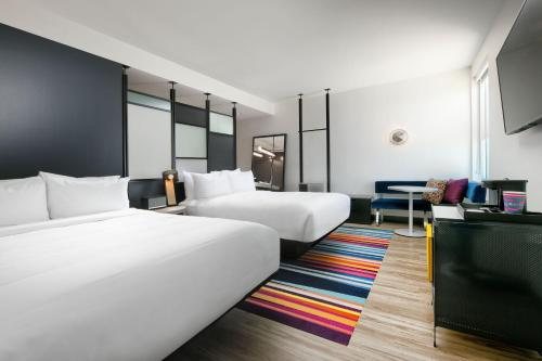 Aloft Dallas Euless — Guest room