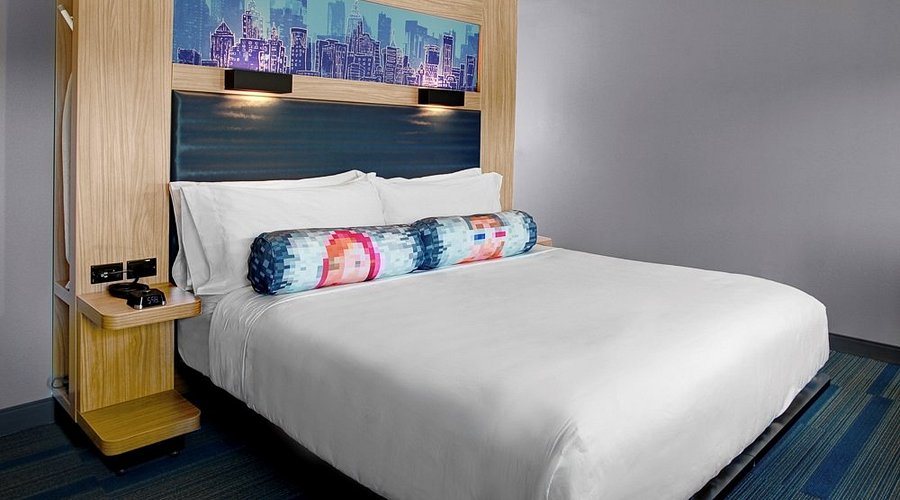 Aloft Gainesville University Area — Guest room