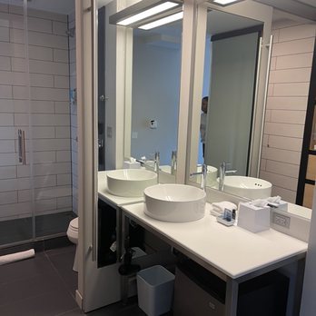 Aloft Louisville East — Bathroom