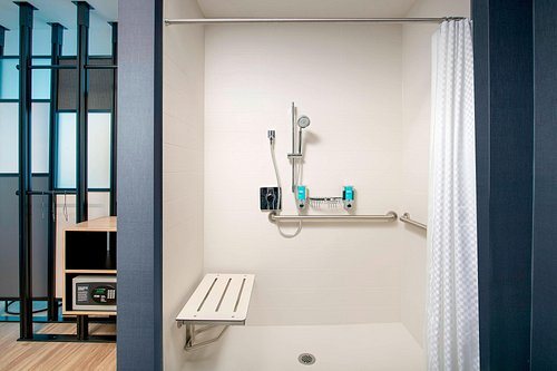 Aloft Omaha Aksarben Village — Bathroom