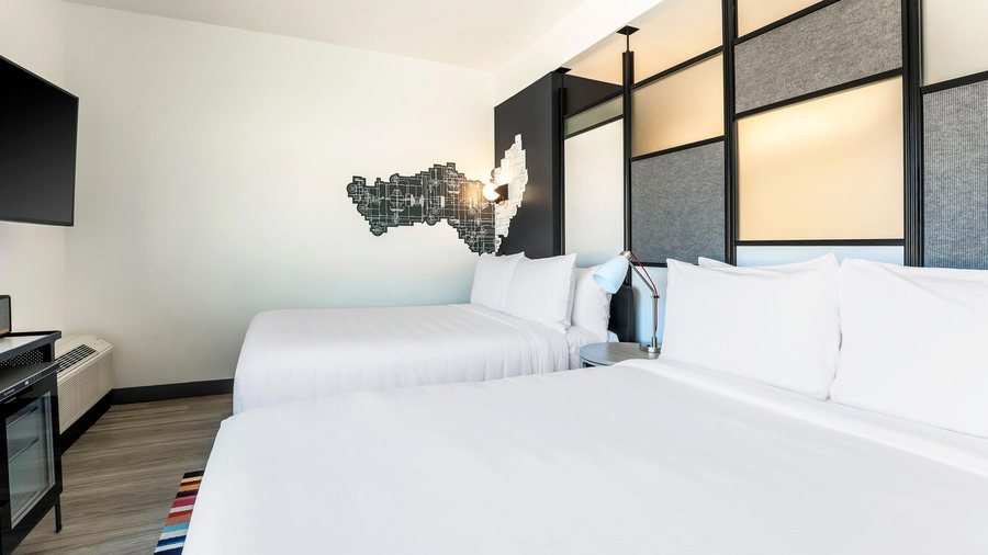 Aloft Reno Tahoe International Airport — Guest room
