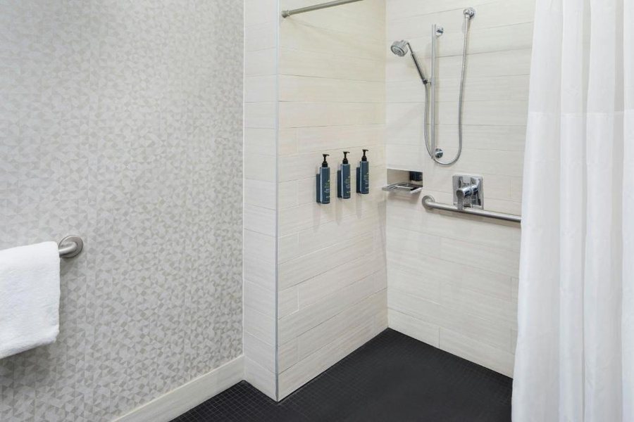 Aloft Tampa Midtown — Bathroom