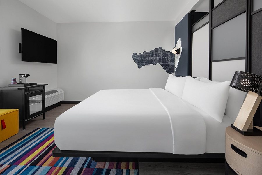 Aloft Tampa Midtown — Guest room
