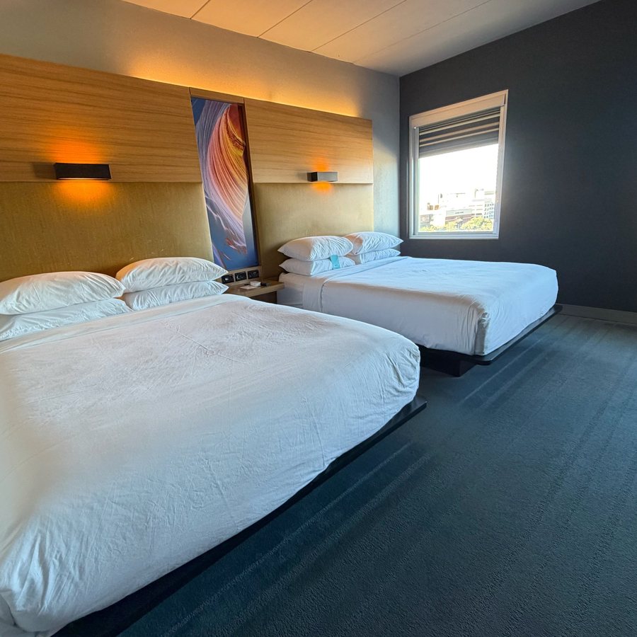 Aloft Tucson University — Guest room