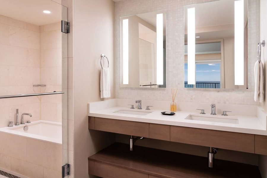 Aloha Punawai — Bathroom