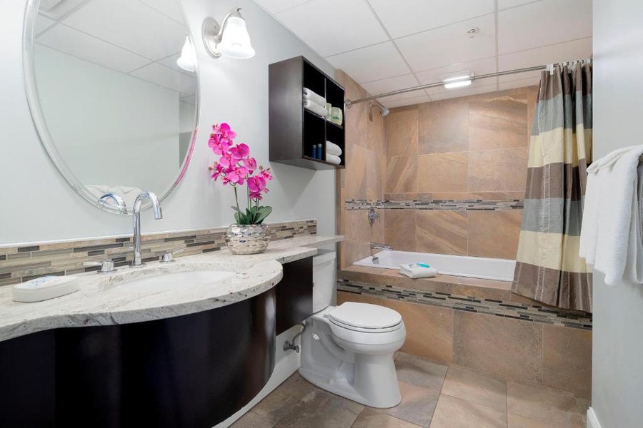 Alouette Beach Resort — Bathroom