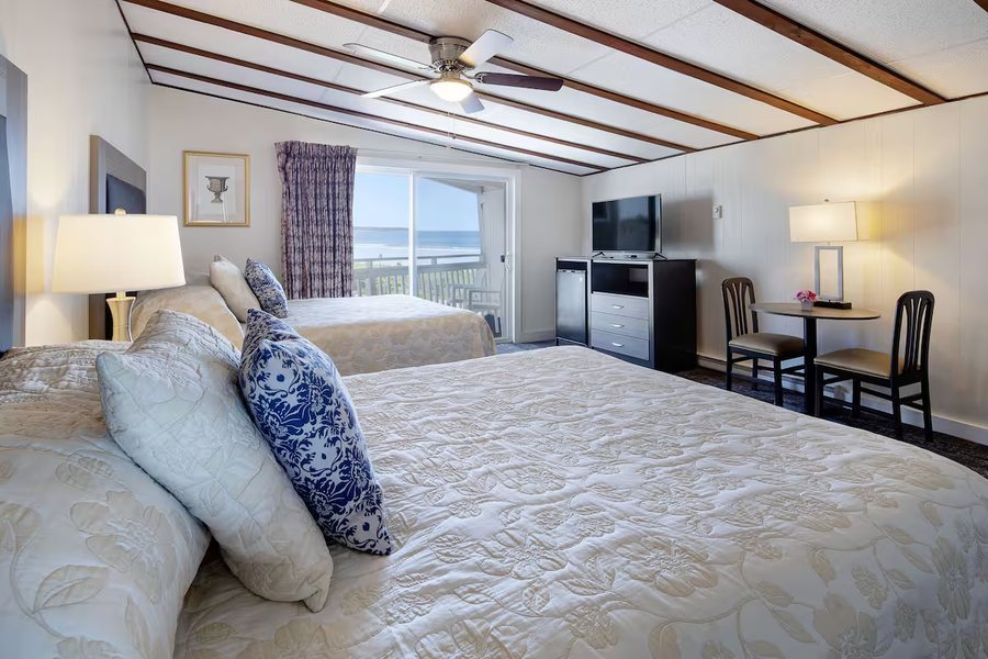 Alouette Beach Resort — Guest room