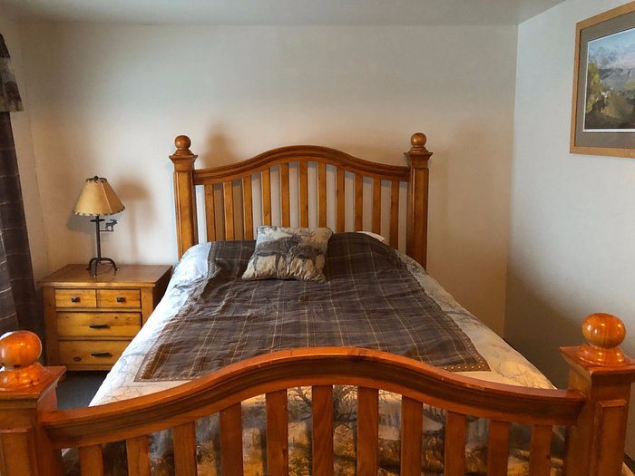 Alpine Creek Lodge — Guest room