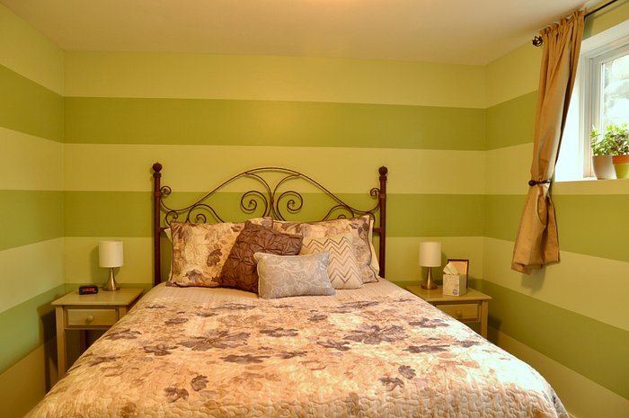 Alpine Rose Bed and Breakfast — Guest room