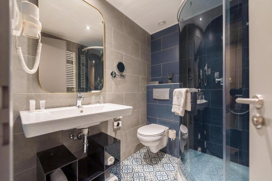 Alta Moda Hotel by Mellow Mood Hotels — Bathroom