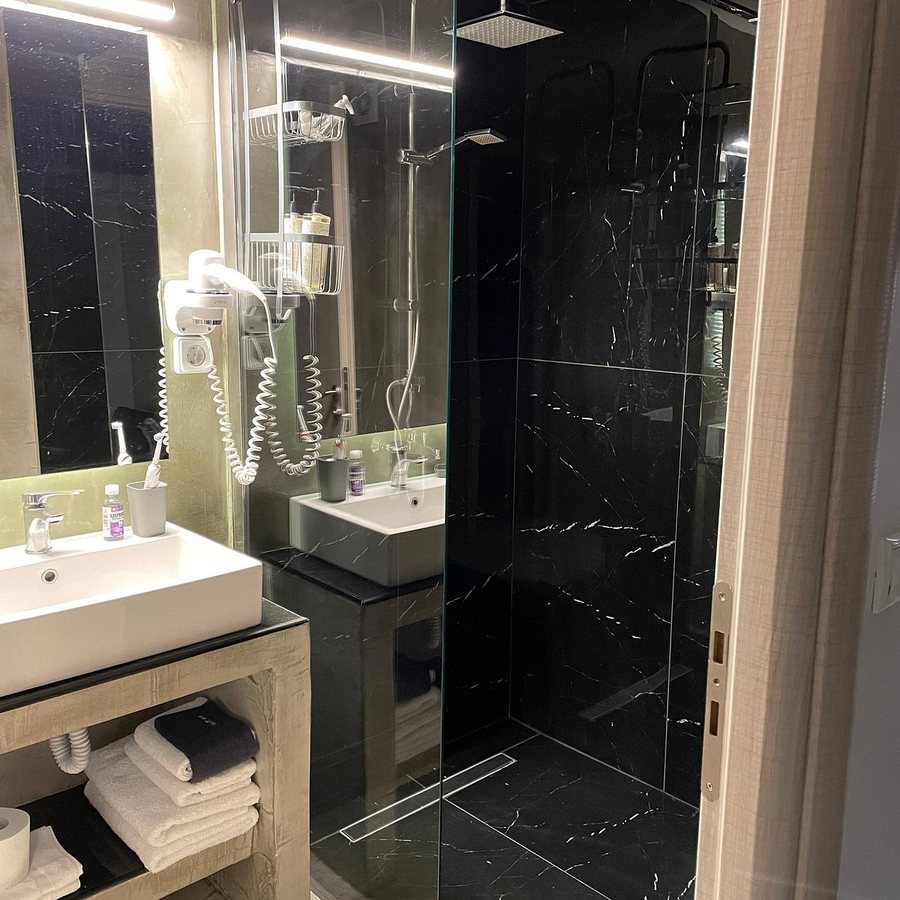 Altar Suites — Bathroom