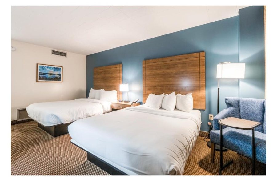 Altoona Grand Hotel — Guest room