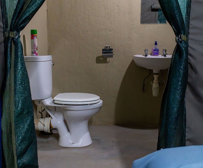 AM Lodge — Bathroom
