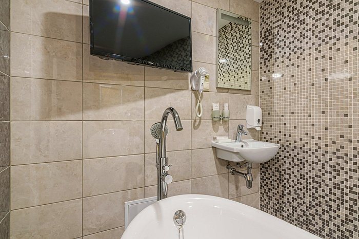 AMAKS Staraya Russa — Bathroom