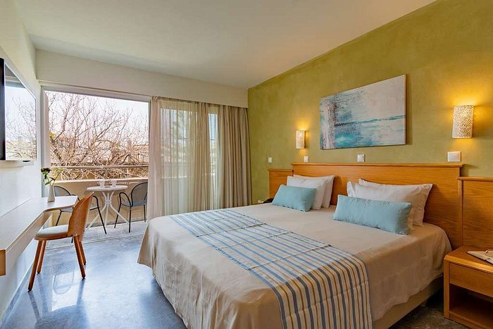 Amalia Apartments — Guest room