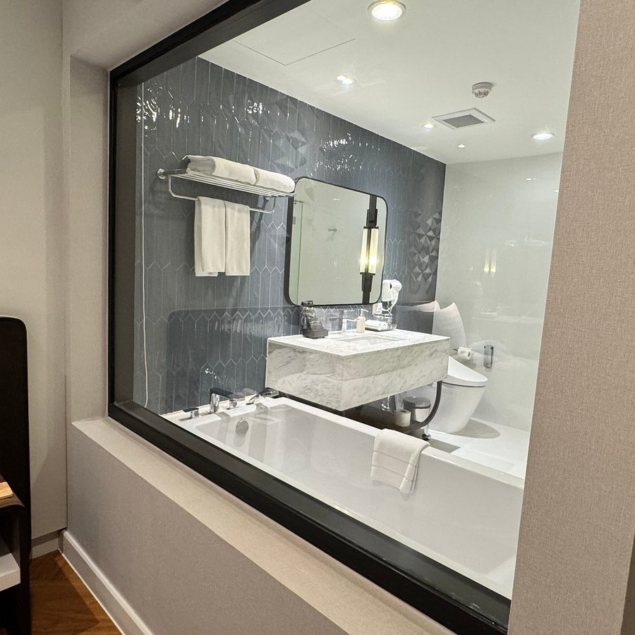 Amanta Hotel Residence Sathorn — Bathroom
