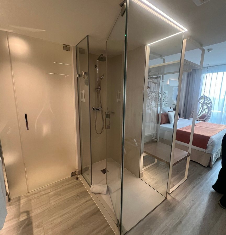 Amare Beach Hotel Ibiza — Bathroom