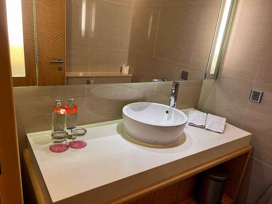 Amari Bangkok — Bathroom