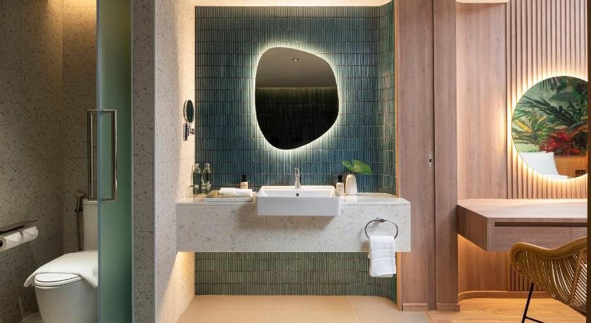 Amari Bangsaen — Bathroom