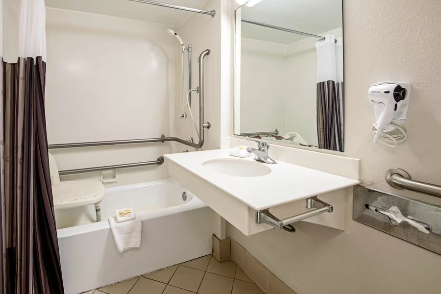 Amarillo KOA — Bathroom