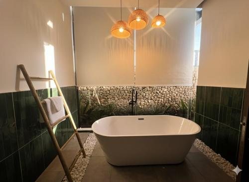 Amaya Kampot — Bathroom