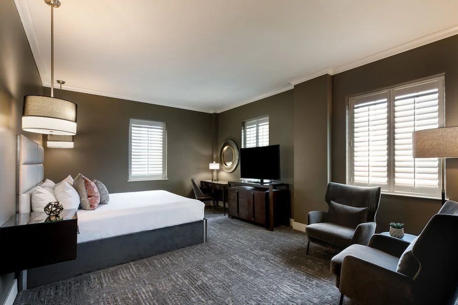 Ambassador Hotel Oklahoma City Autograph Collection — Guest room