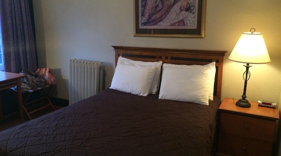 Ambassador RV Resort — Guest room