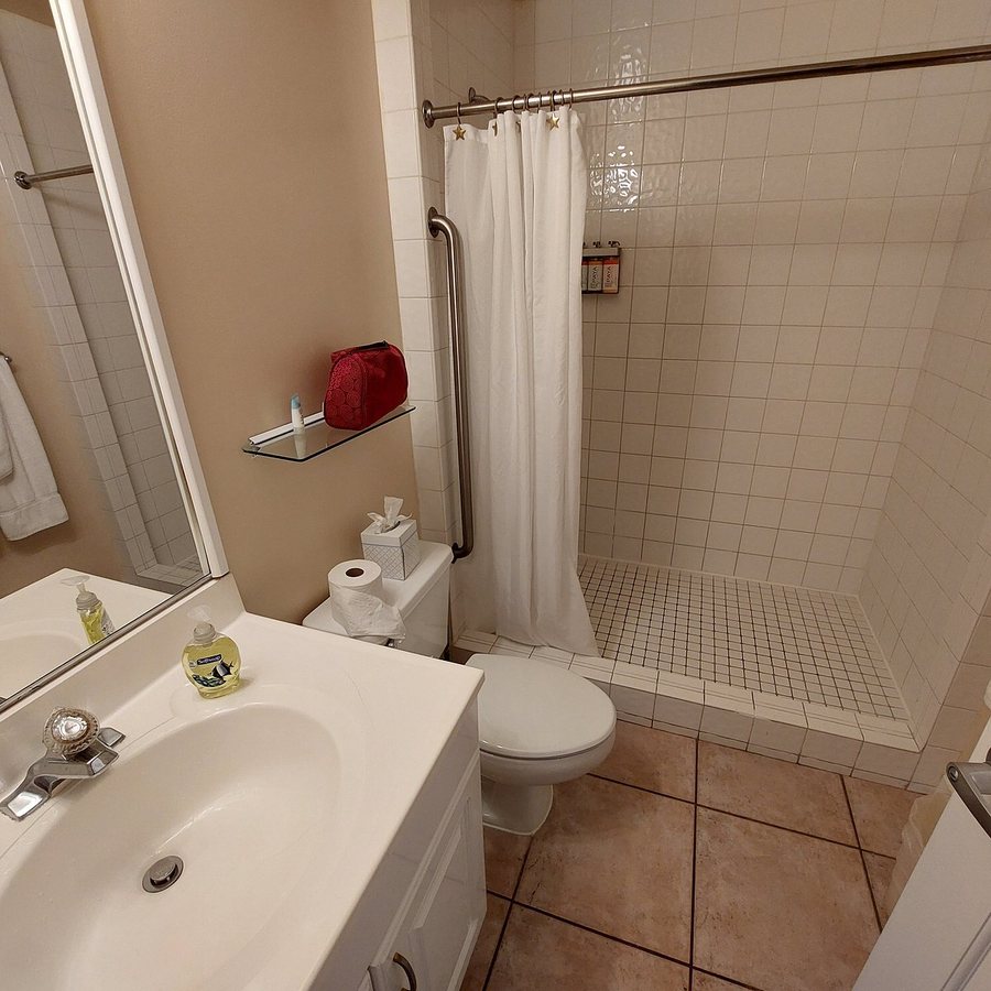 Ambrosia Key West — Bathroom