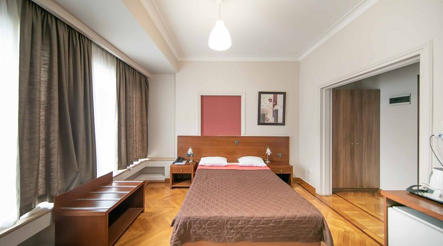 Ambrosia Suites — Guest room